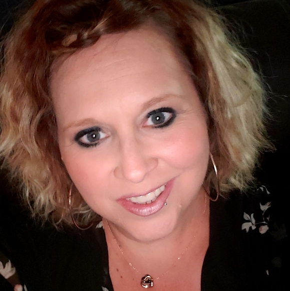 Meet your Posher, Lanette - Picture 1 of 1